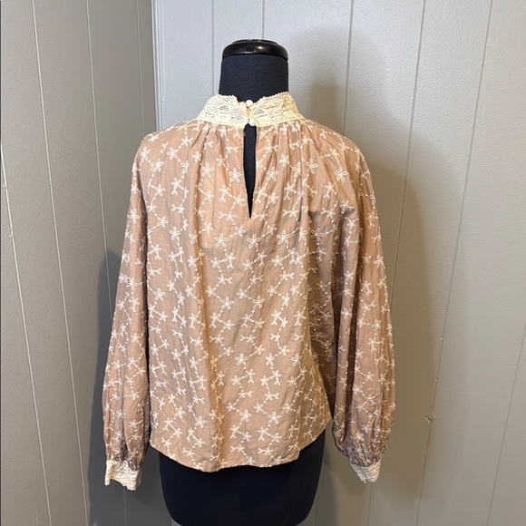NWT Zara Women Medium Tan Ruffled Blouse with Peter Pan Collar Lace Relaxed Fit - Picture 4 of 6